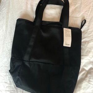Lululemon Hot Mesh Tote NWT